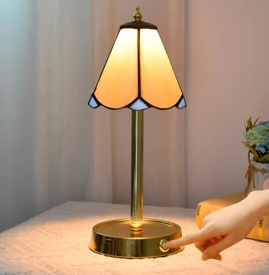 TFT-L02 Lampe de table de chevet Tiffany en vitrail rechargeable alimentée par batterie